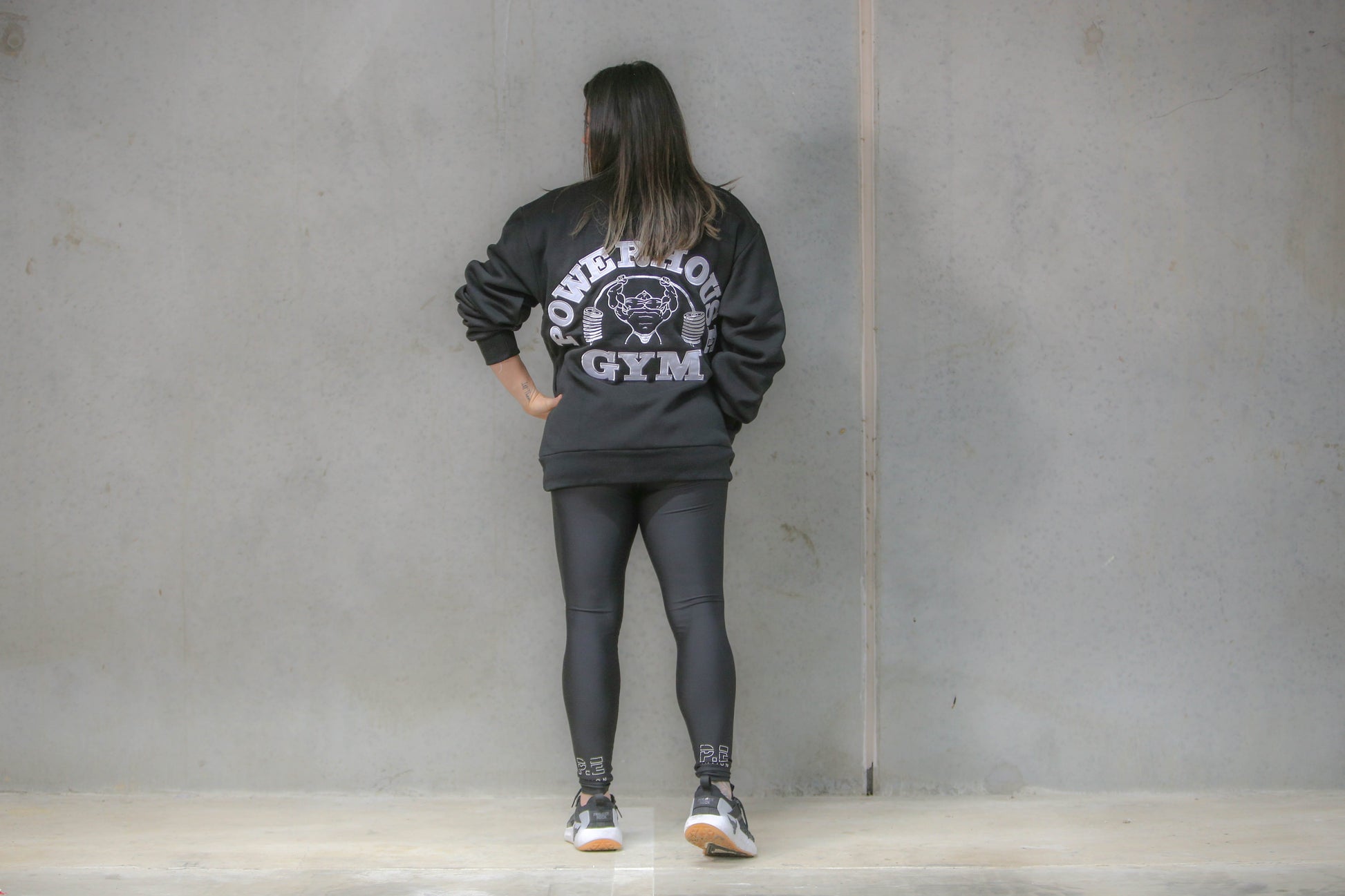 Powerhouse Gym Pro Shop Essential Crew Black/White